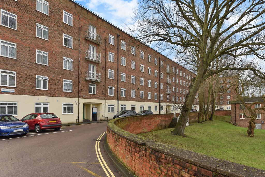 Property photo 2 of 14