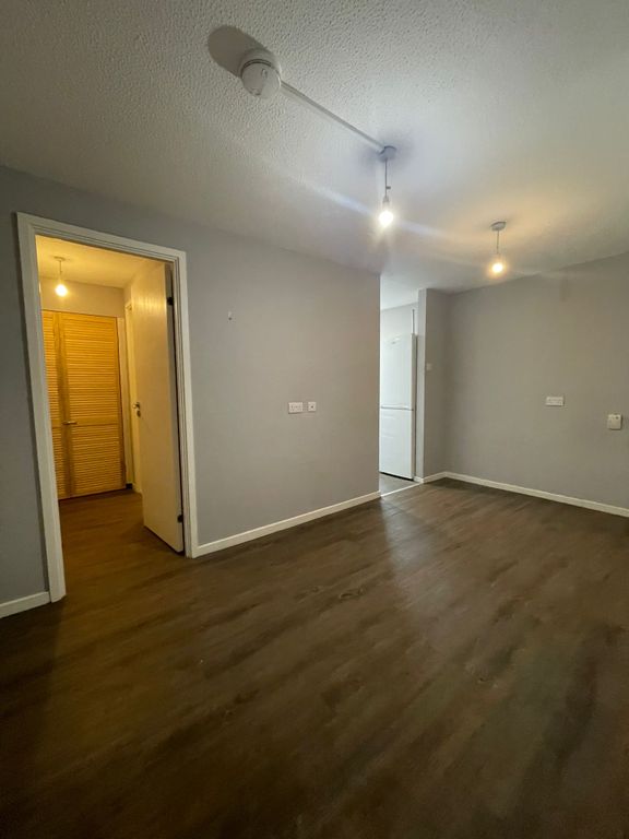 Property photo 2 of 9 2