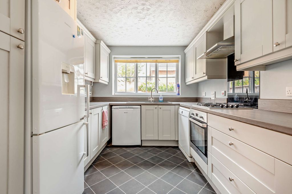 Property photo 2 of 29