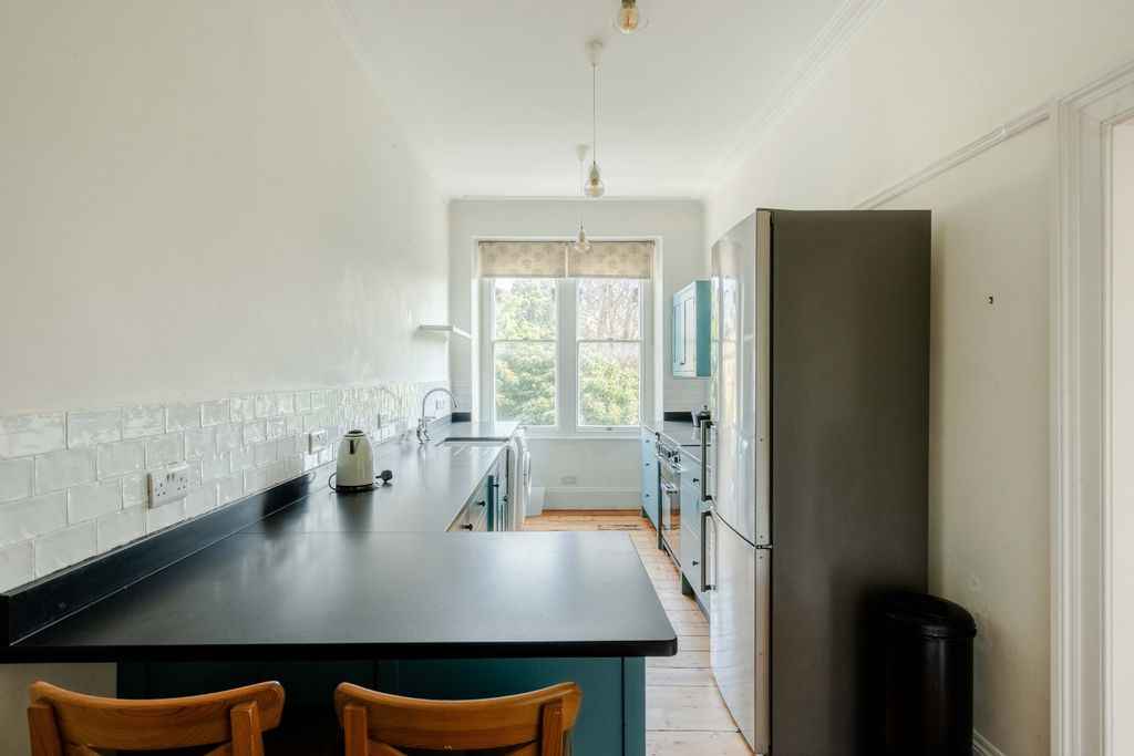 Property photo 3 of 14 9