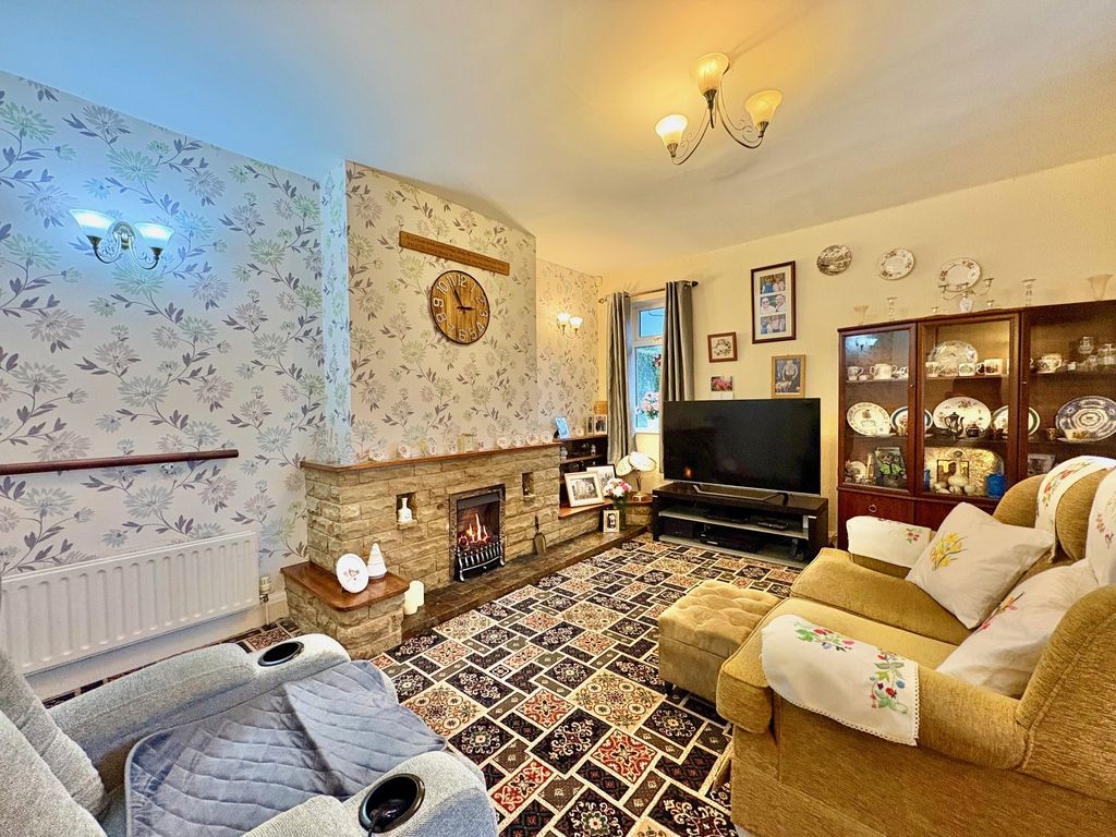 Property photo 3 of 25