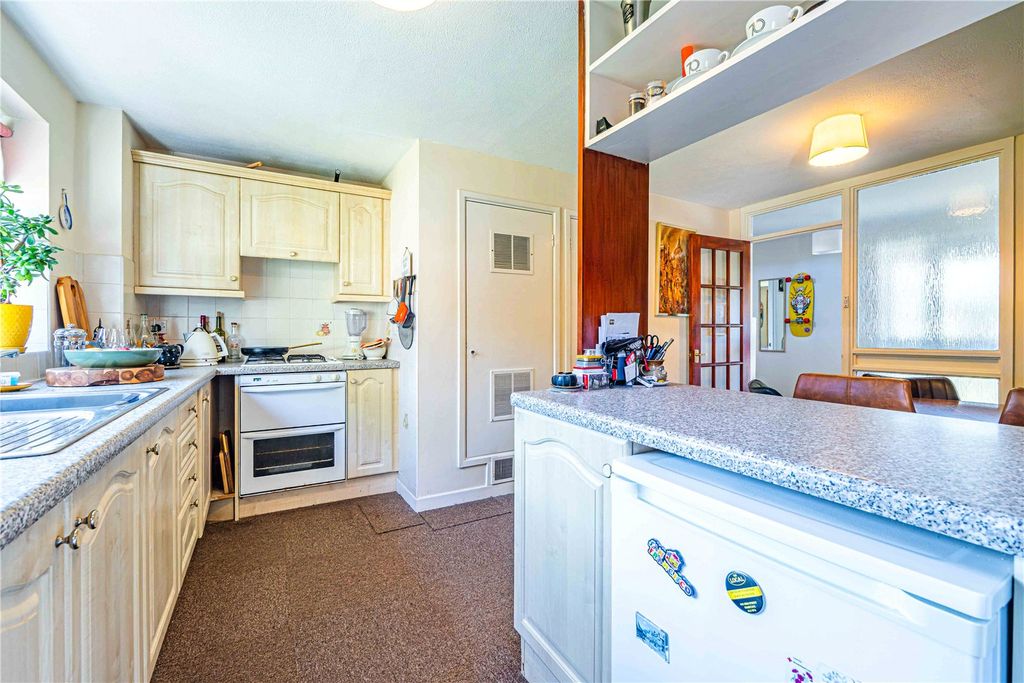 Property photo 3 of 21 Picture No. 25