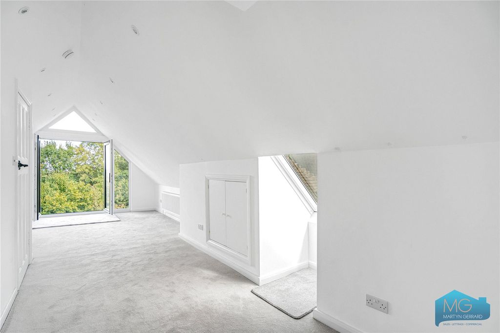 Property photo 3 of 38 Picture No. 39