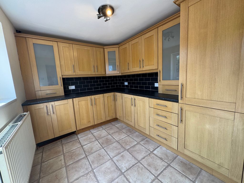 Property photo 3 of 16 Image
