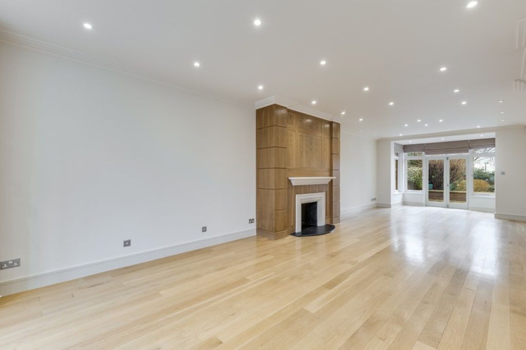 Property photo 3 of 25