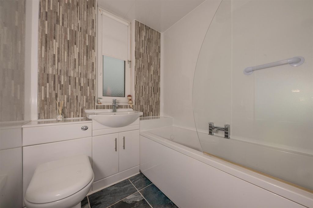 Additional image 8 of 2 bed flat for saleGardner Street, Dundee DD3