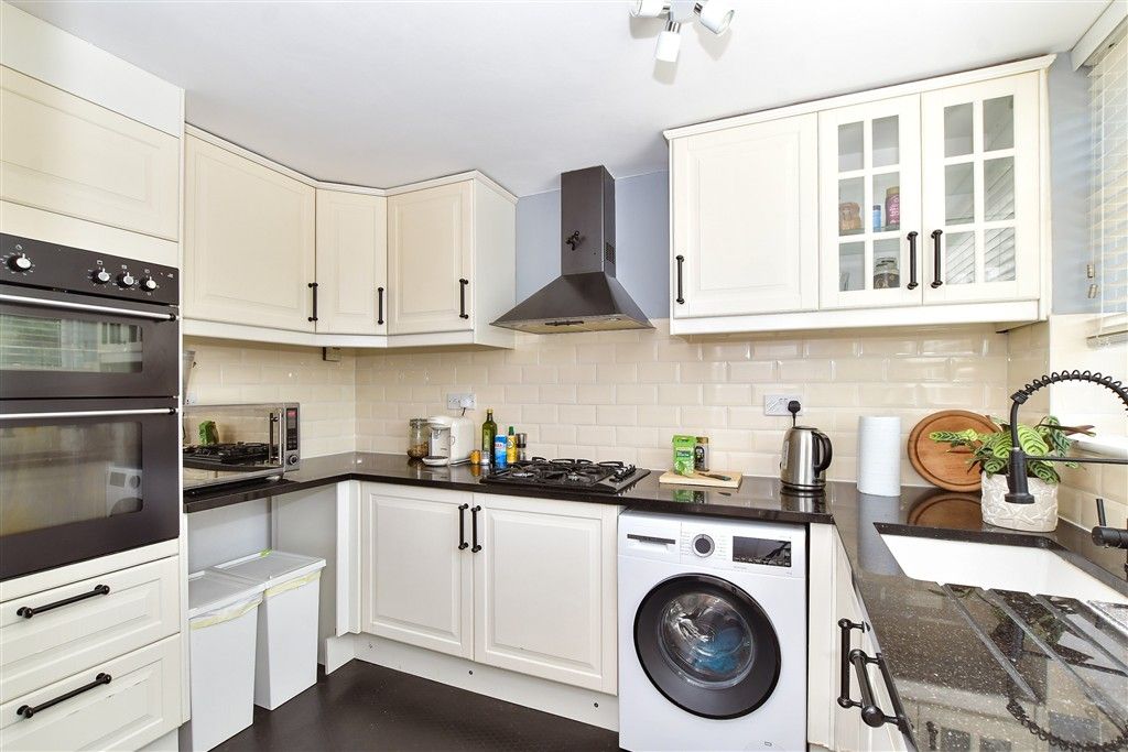 Property photo 2 of 14 Kitchen
