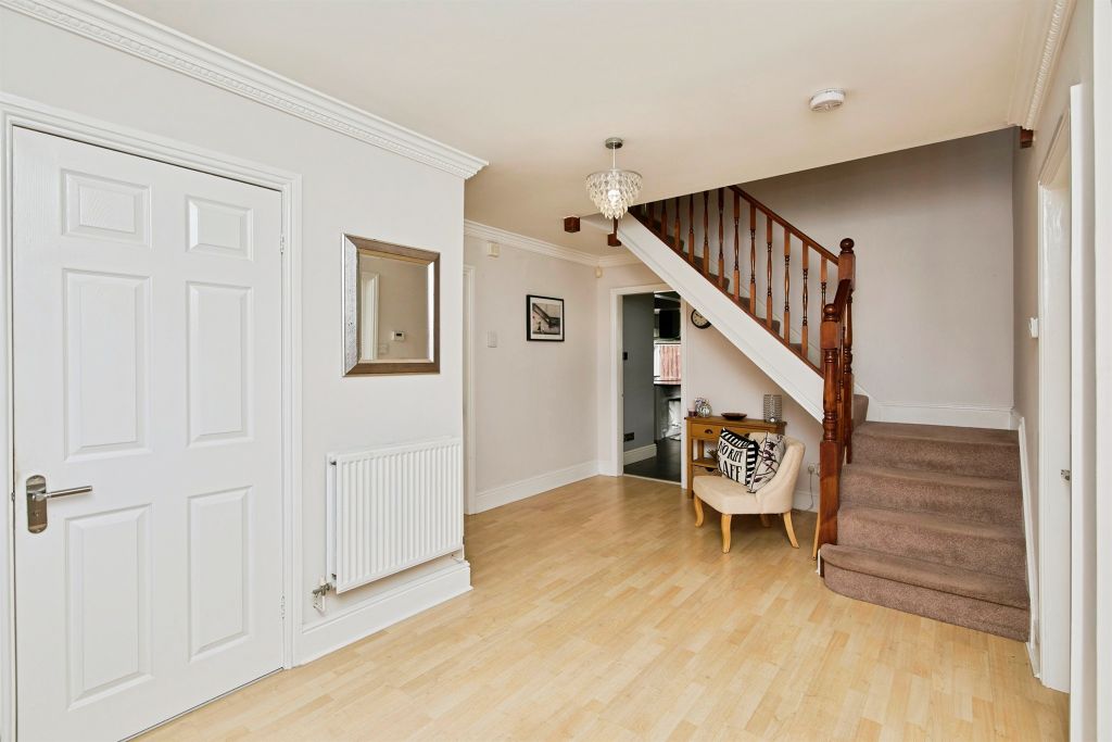 Property photo 2 of 17