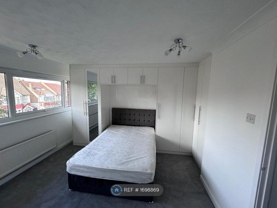 Property photo 3 of 11