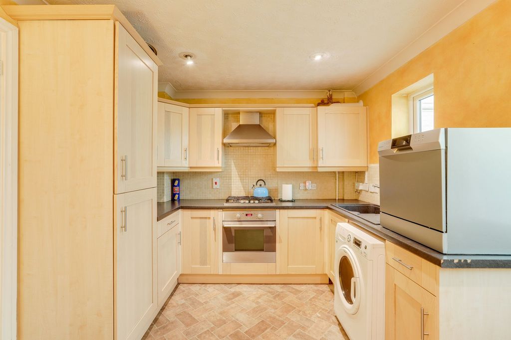 Property photo 3 of 19