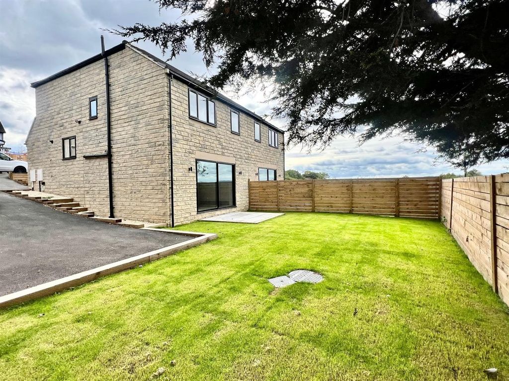 Property photo 2 of 16 Rear Garden