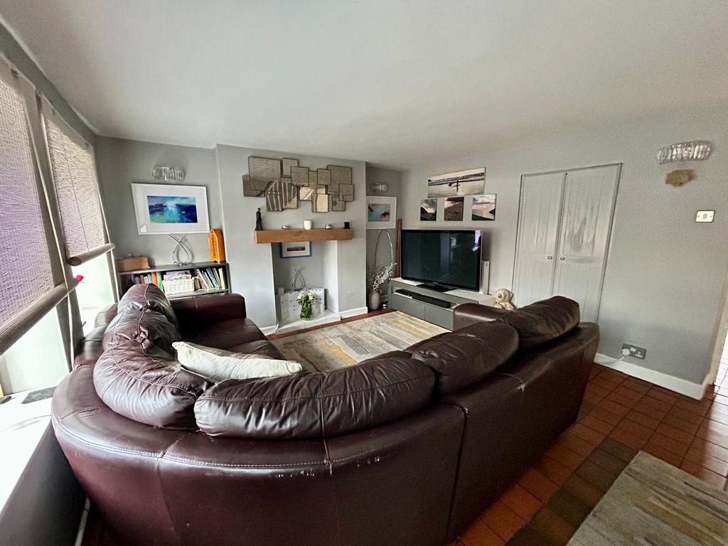 Property photo 2 of 19 Sitting Room
