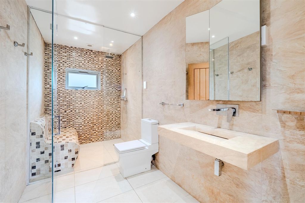 Additional image 11 of 5 bed detached house for saleMartcombe Road, Easton-In-Gordano, Bristol BS20