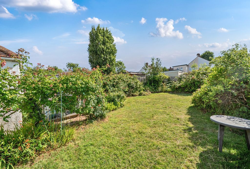Property photo 2 of 13 1324805-3-686Fe14...