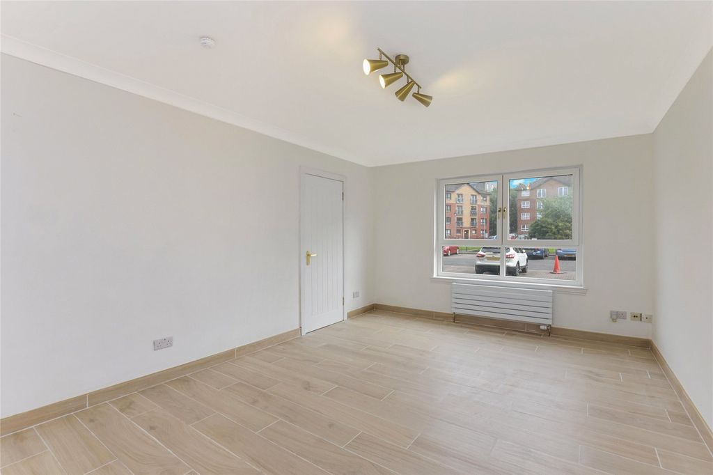 Property photo 2 of 16 Picture No. 05
