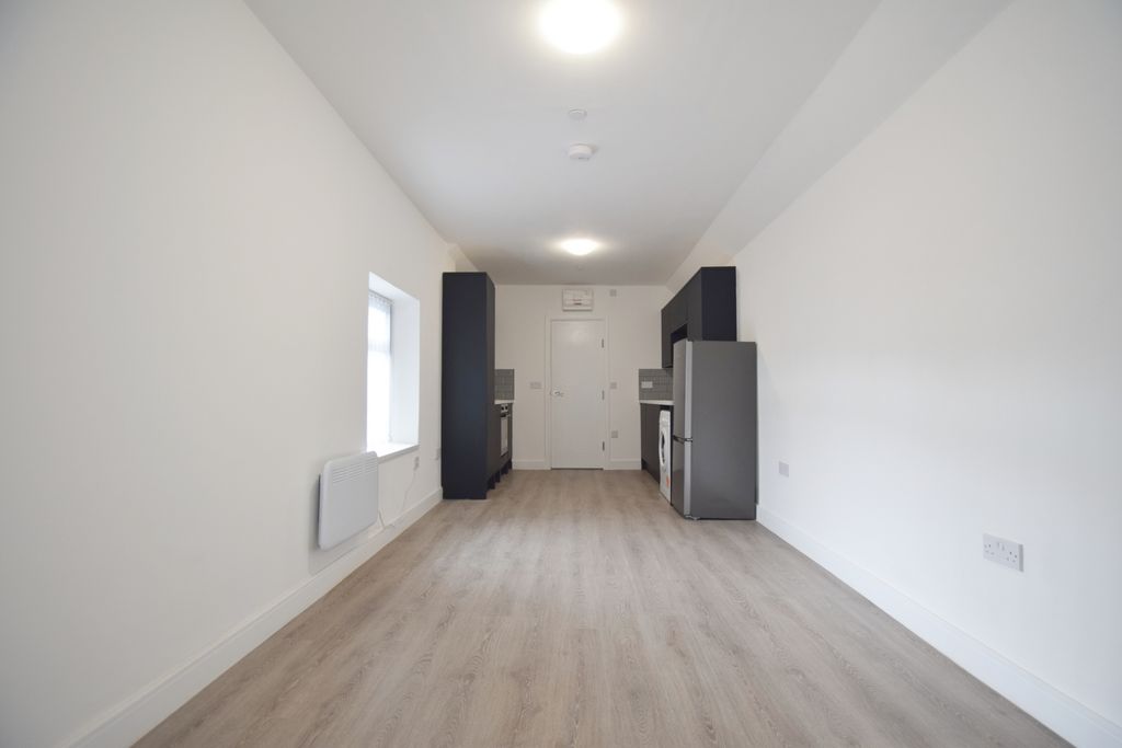 Property photo 2 of 8 Photo 1