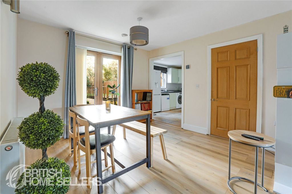 Property photo 3 of 14 Picture No. 05