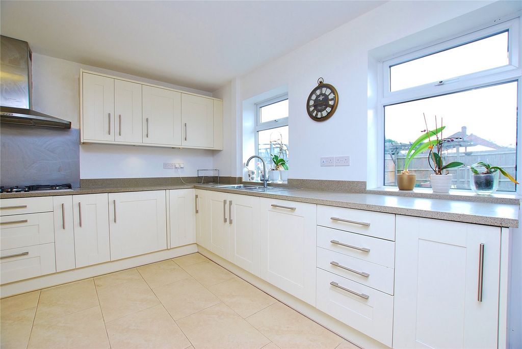 Property photo 2 of 16 Picture No. 05