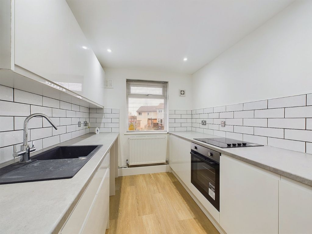Property photo 2 of 9 Picture No. 12