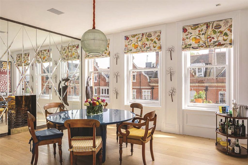 Property photo 3 of 14 Dining Room