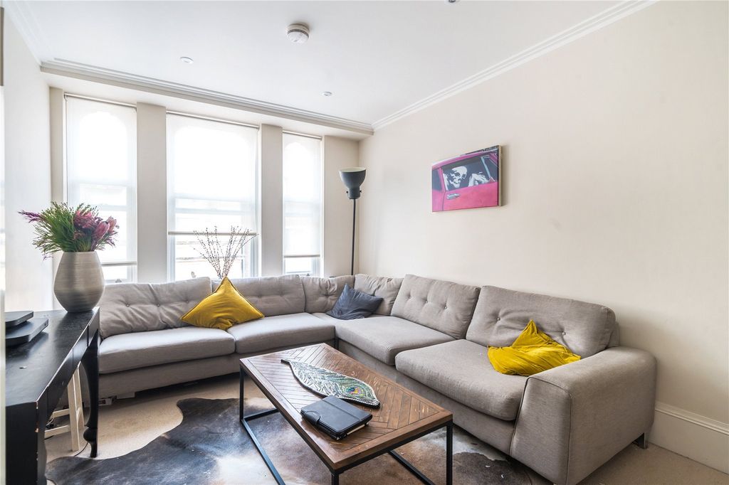 Property photo 1 of 9 Sitting Room