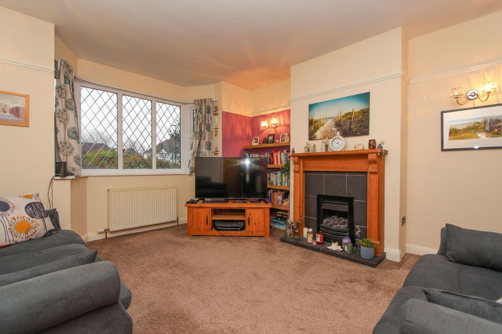 Property photo 3 of 32