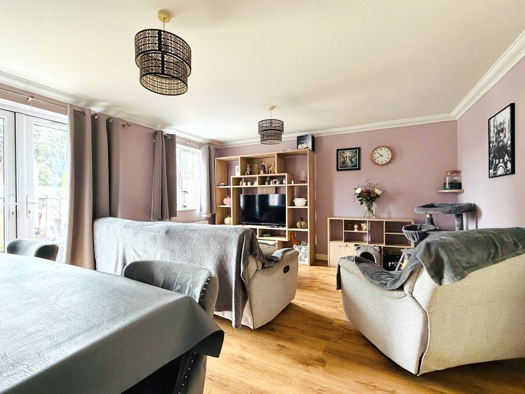 Property photo 2 of 21 Photo 33