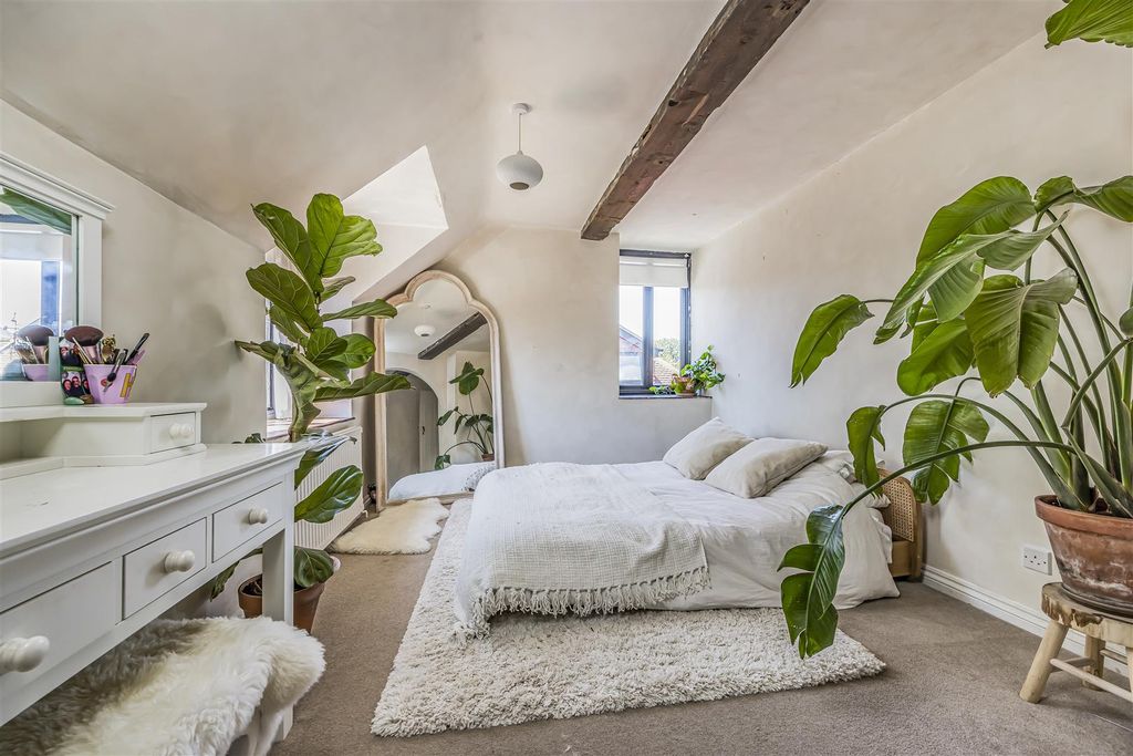 Property photo 3 of 13 The Barn, Warren Farm, Chichester-Porticomarketing