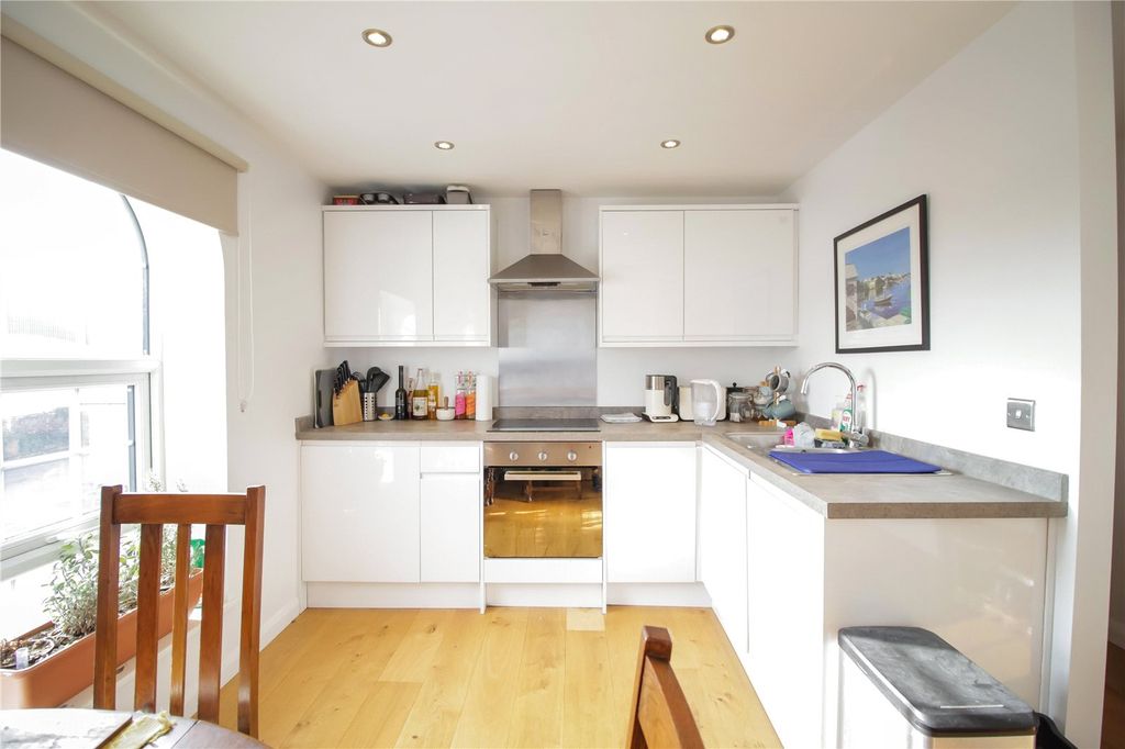 Property photo 2 of 7 Picture No. 15