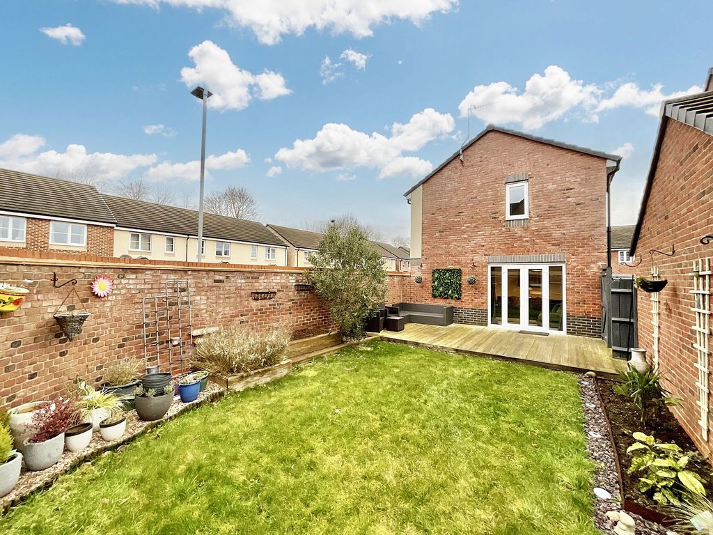 Property photo 2 of 23