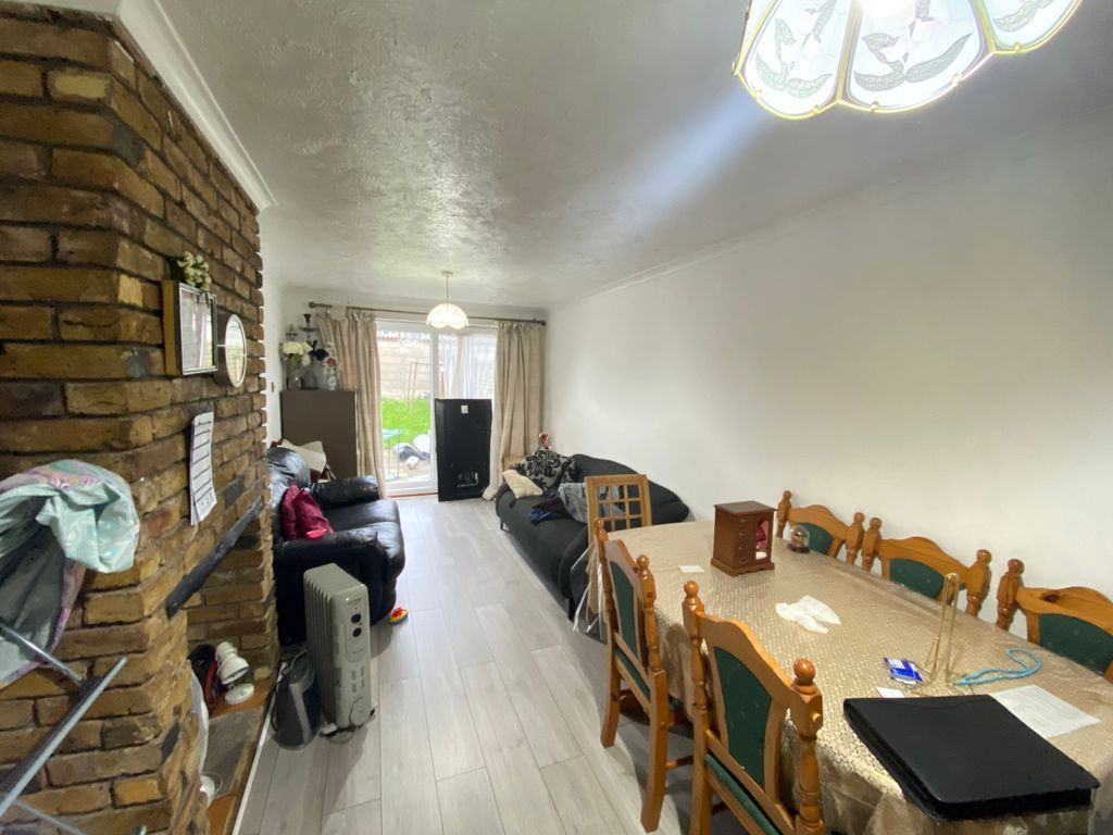 Property photo 3 of 7 Living Room