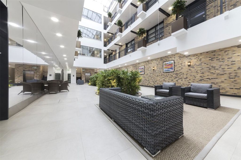 Property photo 3 of 8