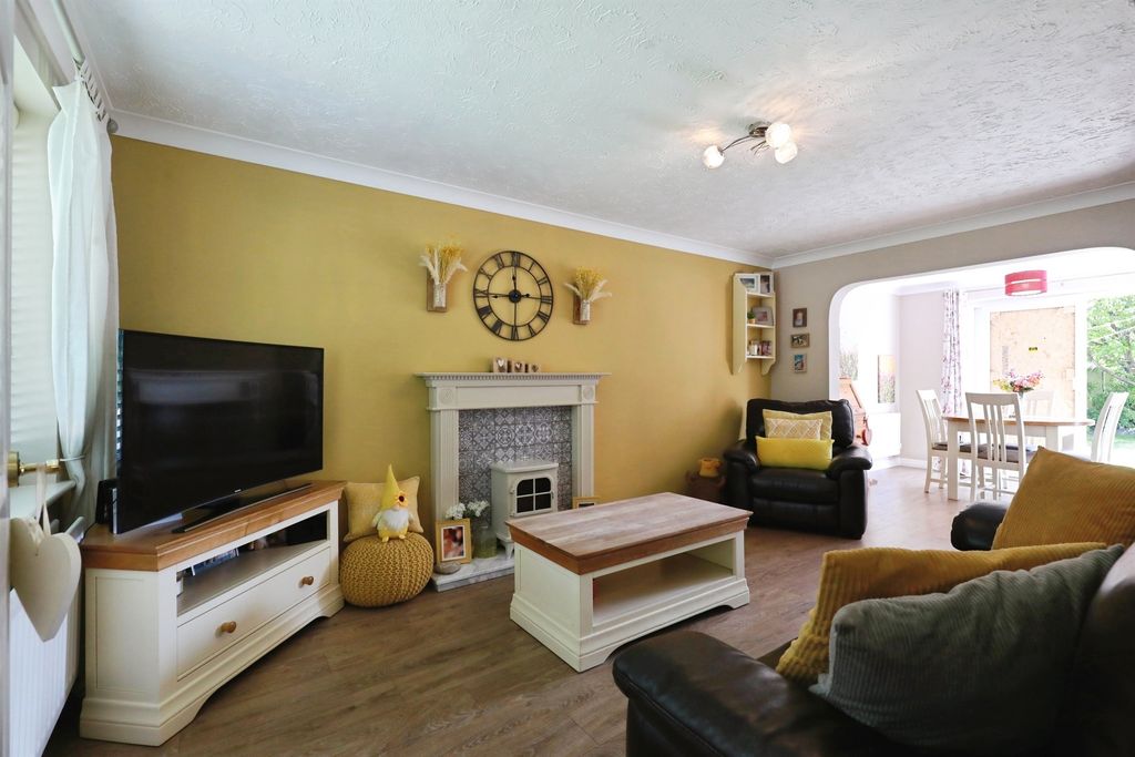 Property photo 2 of 22