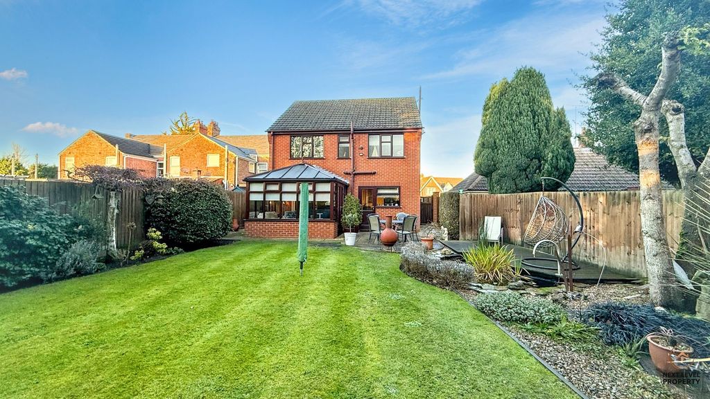 Property photo 2 of 26