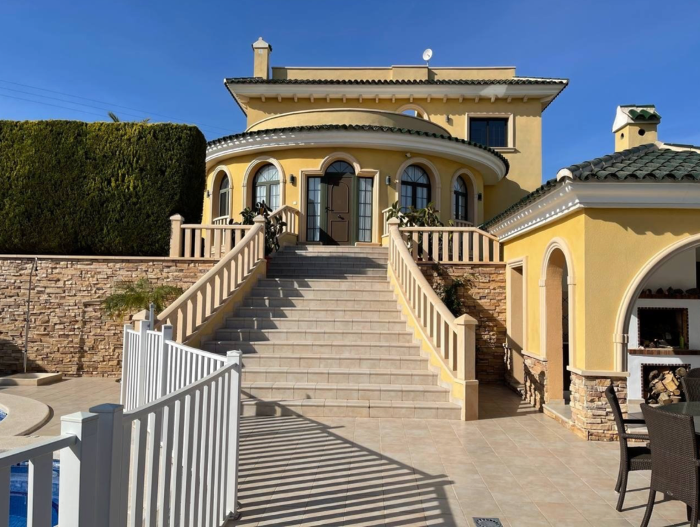 Property photo 1 of 20