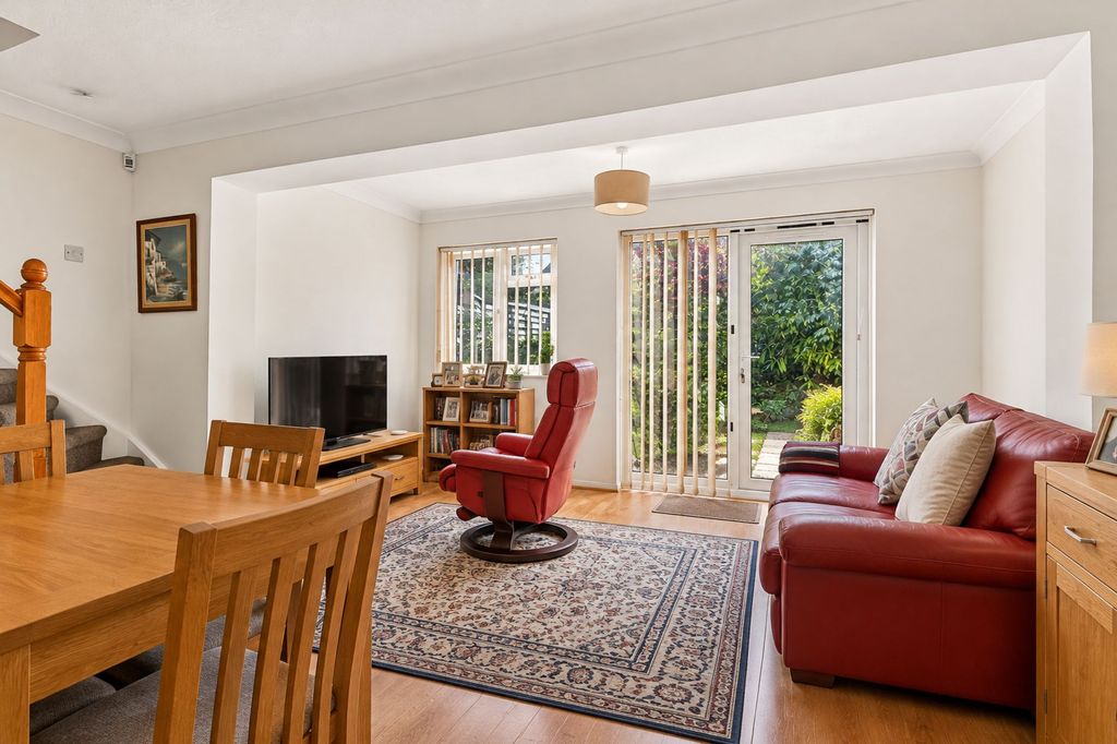 Property photo 3 of 7