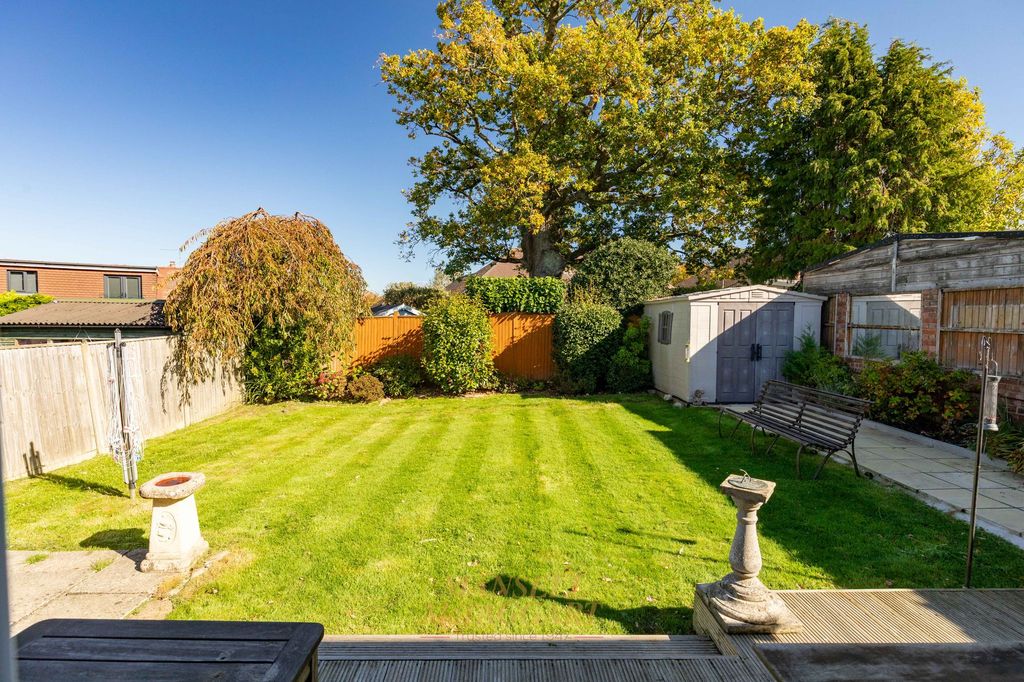 Property photo 2 of 25