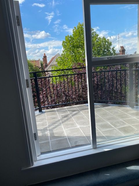 Property photo 3 of 7 Balcony