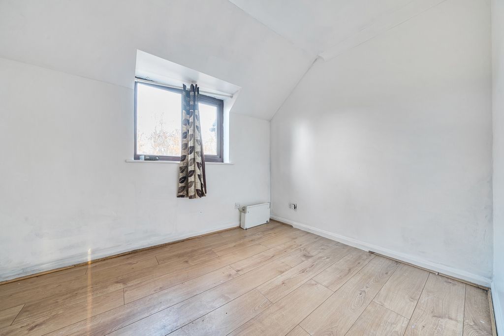 Property photo 3 of 15 Bedroom