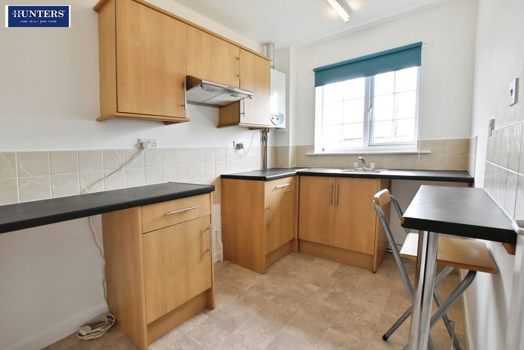 Property photo 3 of 12 Kitchen
