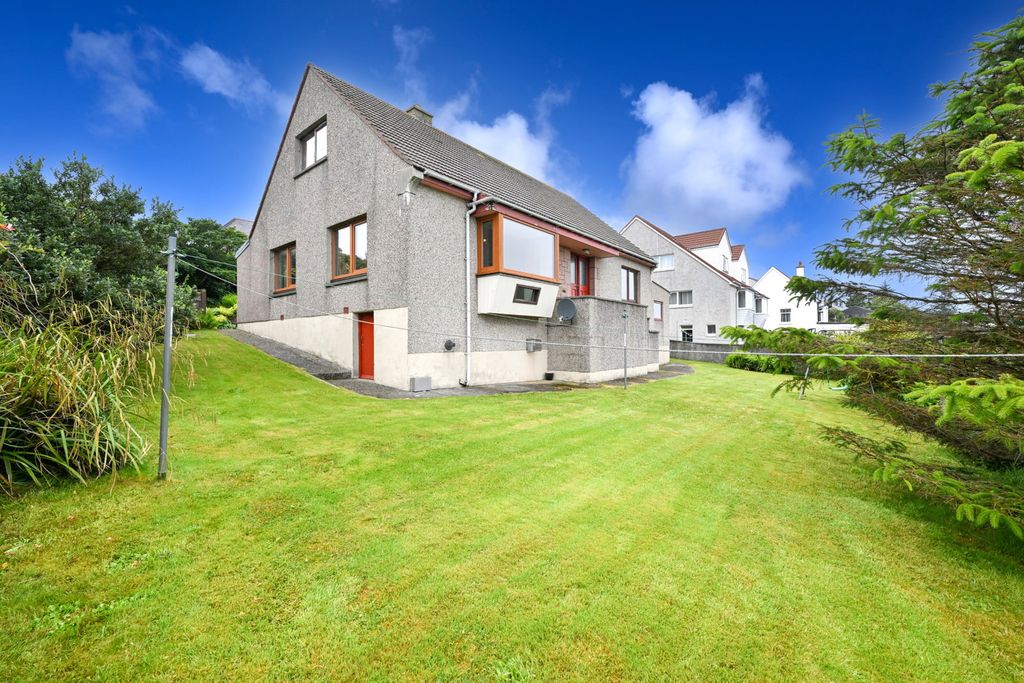 Property photo 2 of 35