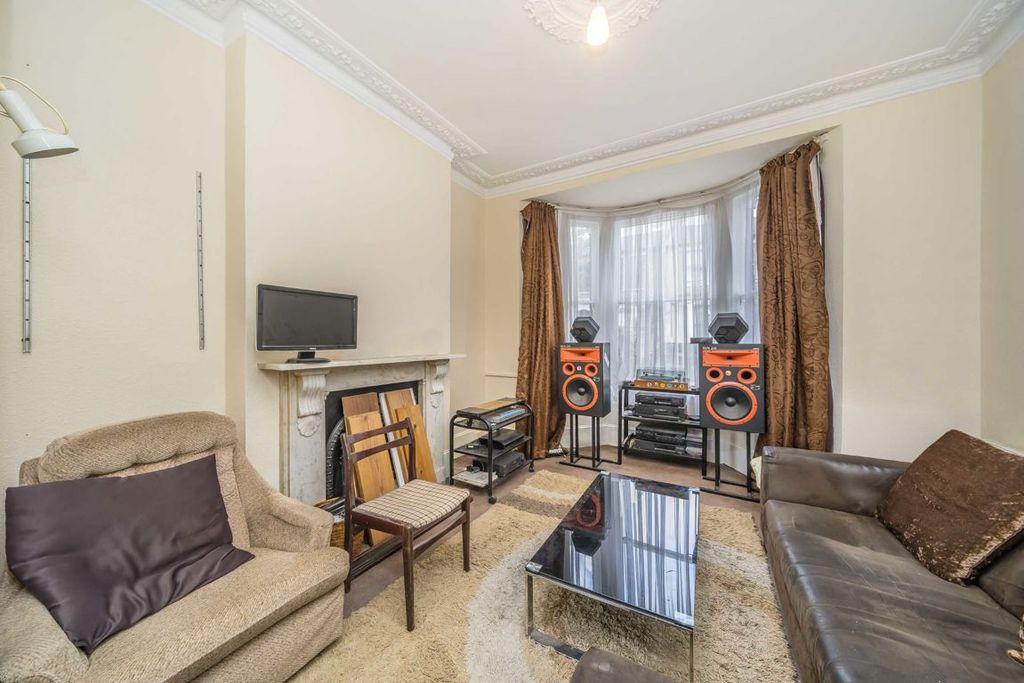 Property photo 2 of 9