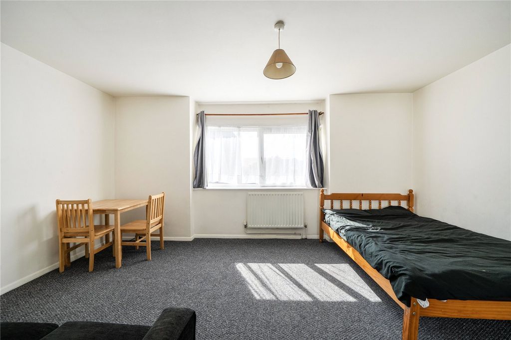 Property photo 2 of 16 Picture No. 05
