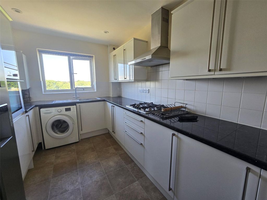 Property photo 2 of 7 Picture No. 06