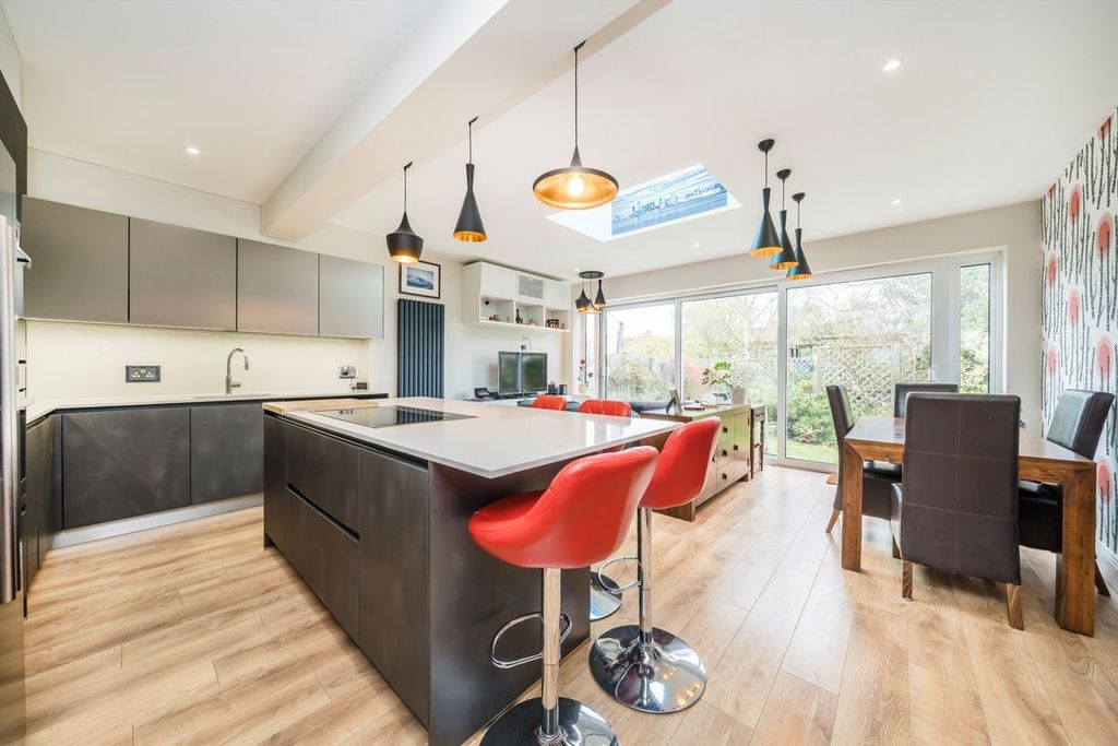 Property photo 3 of 9