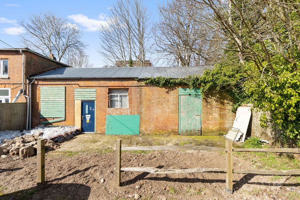 Property photo 1 of 4