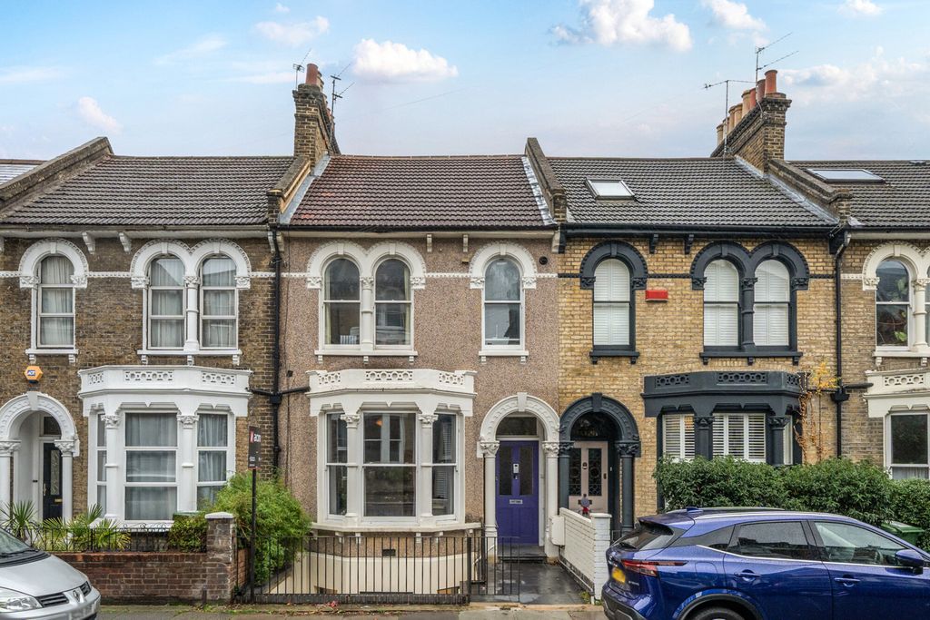 Property photo 1 of 25 1371823-20-68F9F3...