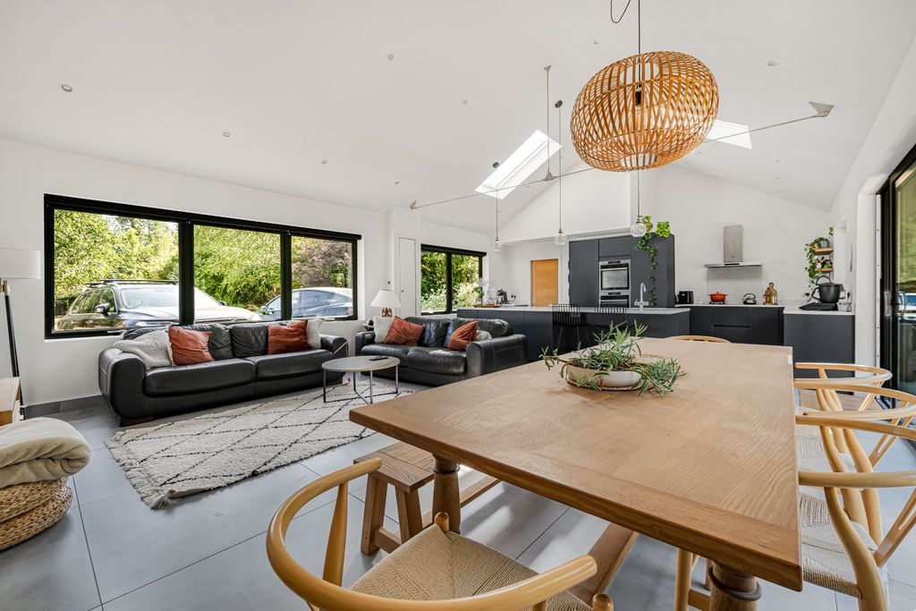 Property photo 2 of 30 Open Plan Living