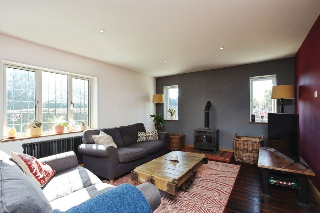 Property photo 2 of 23 Pbox-Img.Jpg