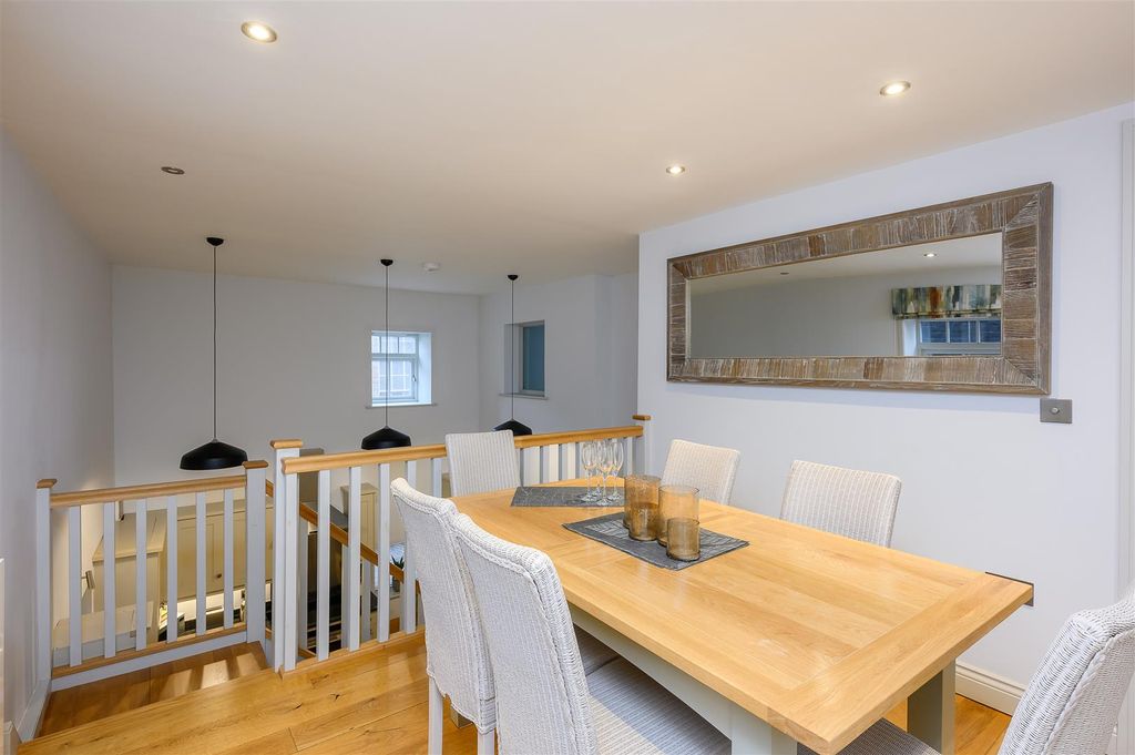 Property photo 2 of 25 Dining